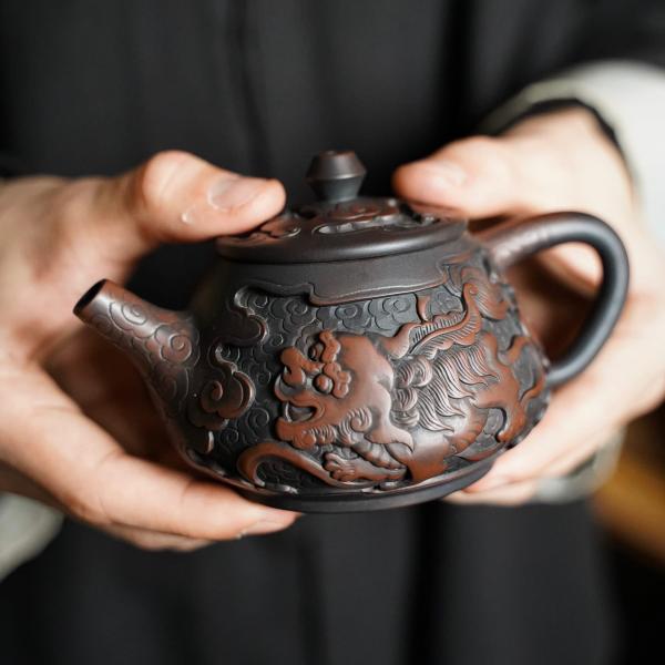 Чайник из Гуанси «Нисин Тао Ши Пяо» резной 210 мл фото