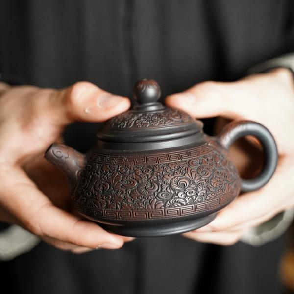 Чайник из Гуанси «Нисин Тао» резной 185 мл фото