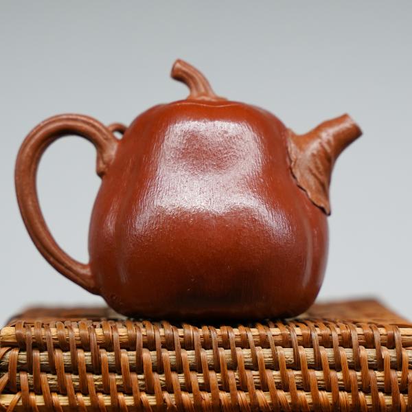 Исинский чайник «Груша 3 Жао Цин» 100 мл Исинский чайник «Груша 3 Жао Цин» 100 мл