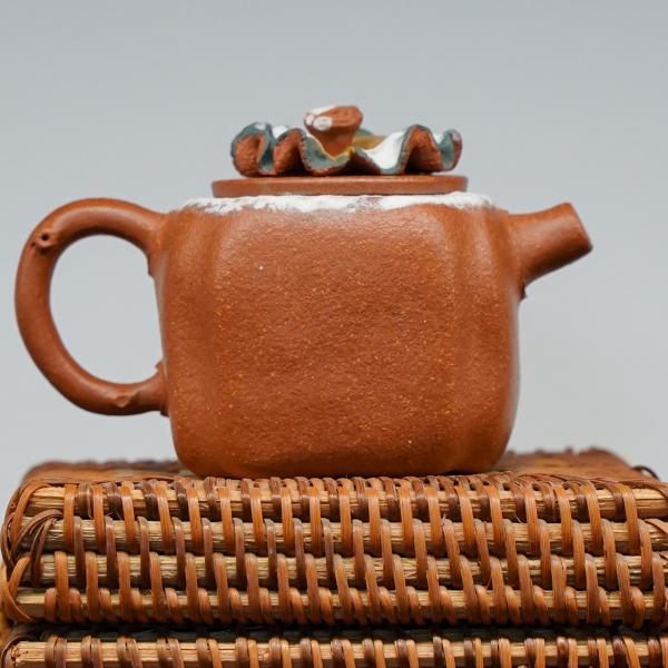 Исинский чайник «Снежная шапочка» 100 мл Исинский чайник «Снежная шапочка» 100 мл