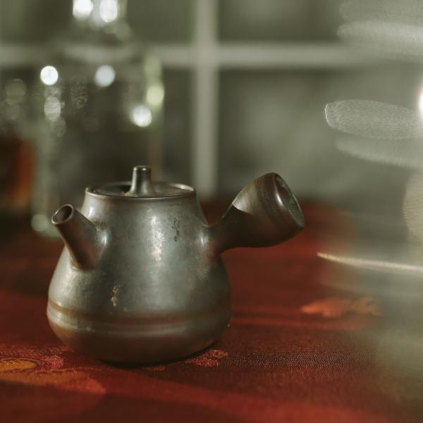 Чайник «Металл Кюсу» Дэхуа 140 мл Чайник «Металл Кюсу» Дэхуа 140 мл