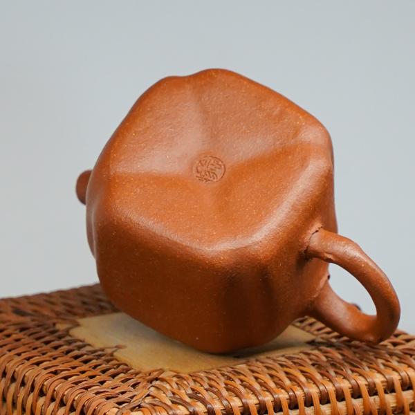 Исинский чайник «Снежная шапочка» 100 мл Исинский чайник «Снежная шапочка» 100 мл