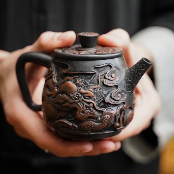 Чайник из Гуанси «Нисин Тао Гао Ши Пяо» резной 230 мл фото