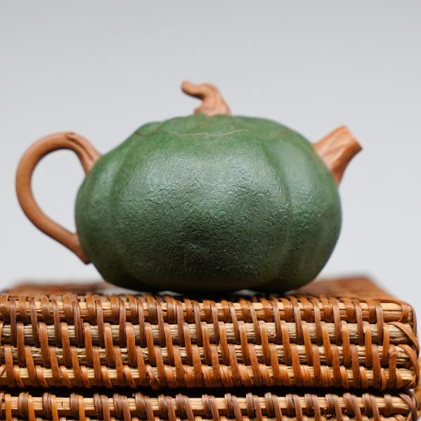 Исинский чайник «Зелёная тыква 2 Жао Цин» 100 мл Исинский чайник «Зелёная тыква 2 Жао Цин» 100 мл